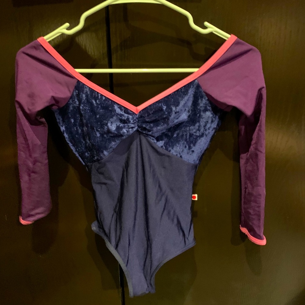 Gorgeous velvet 3/4 sleeved yumiko